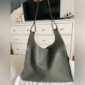 Cuyana Large Loop Tote Bag (Olive)